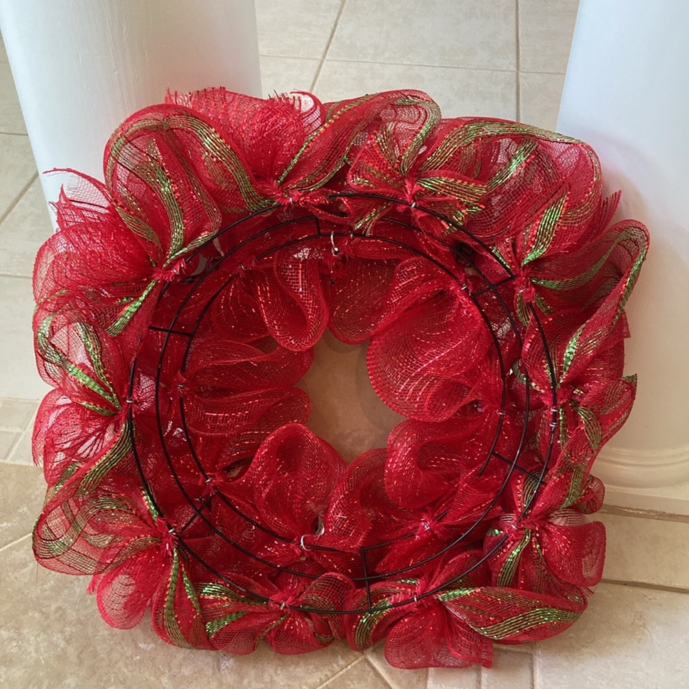 24” Nutcracker Christmas Handmade Mesh Wreath w/ Wooden Nutcracker Sign - Picture 12 of 12